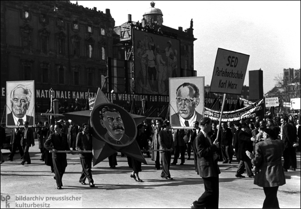 Demonstration am 1. Mai 1951